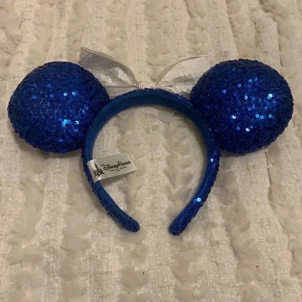 Disney parks blue and white stars miniie